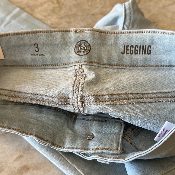 Kohls SO Woman’s Jeggings NWT - Light Blue Denim Wash - Juniors Jeans - Size 3 - Picture 6 of 8